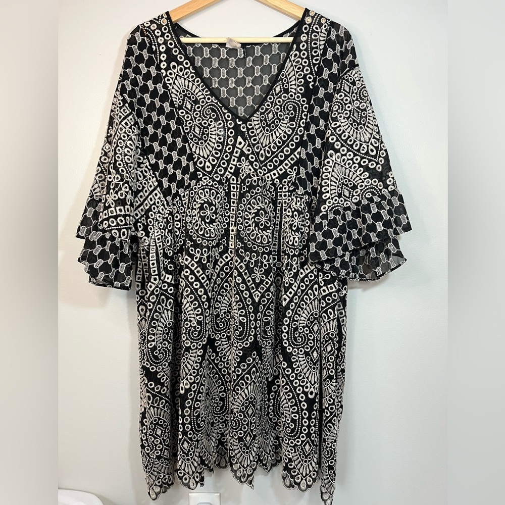 Anthropologie Akemi + Kin Brooke Black Cream Boho Eyelet Swing Dress Women’s  10